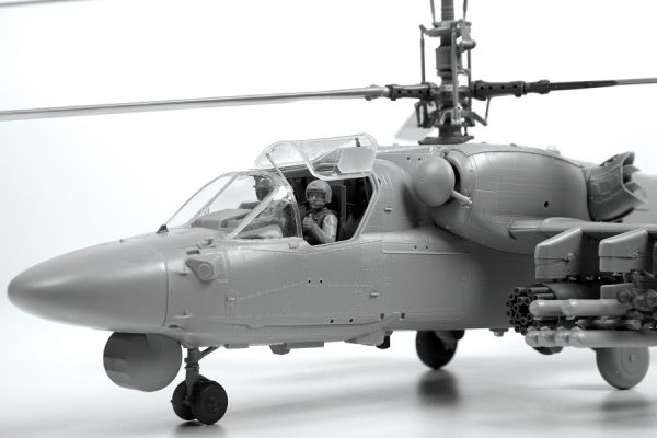 ZVEZDA 1/48 Russian Combat Helicopter Ka-52 "Alligator" - Slika 5