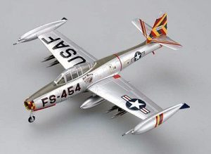 EASY MODEL 1/72 F-84G "Four Queens/OLIE"
