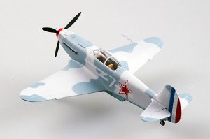 EASY MODEL 1/72 Soviet YAK 3 1945