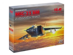 ICM 1/72 MiG-25BM Soviet Strike Aircraft