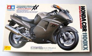 TAMIYA 1/12 Honda CBR1100XX Super Blackbird
