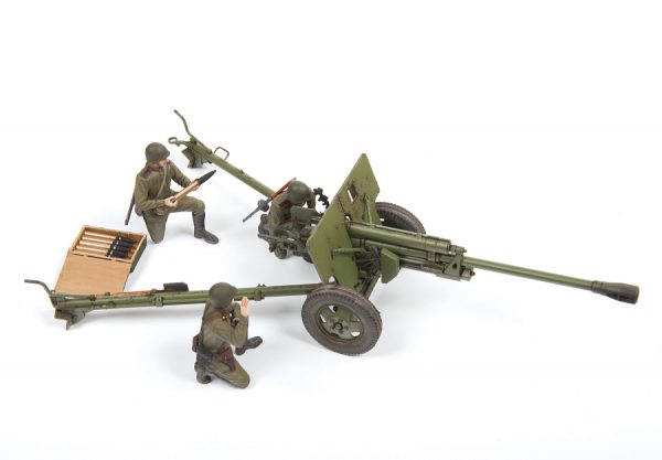 ZVEZDA 1/35 Soviet Anti-Tank 76-mm Gun ZiS-3 with Crew - Slika 3