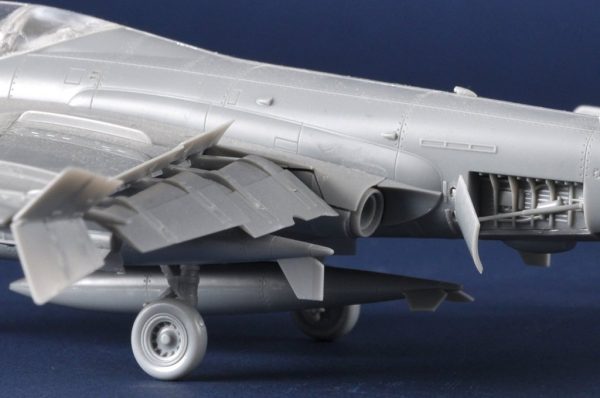 TRUMPETER 1/72 Grumman A-6A Intruder - Slika 5