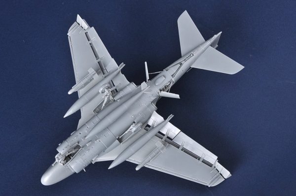 TRUMPETER 1/72 Grumman A-6A Intruder - Slika 3
