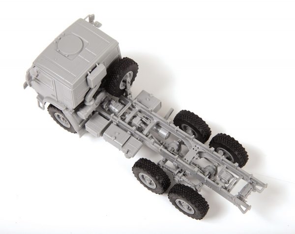 ZVEZDA 1/72 K-5350 "Mustang" Russian 3-Axle Truck - Slika 6
