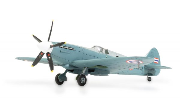 AIRFIX 1/72 Supermarine Spitfire PR.XIX - Slika 4