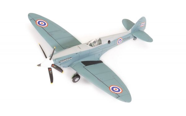 AIRFIX 1/72 Supermarine Spitfire PR.XIX - Slika 3