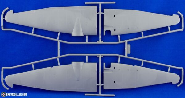ICM 1/48 Ju 88A-4 with German Ground Personnel and Torpedo Trailers - Slika 5