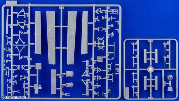 ICM 1/48 Ju 88A-4 with German Ground Personnel and Torpedo Trailers - Slika 8