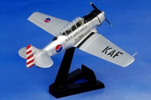 EASY MODEL 1/72 T-6 Texan, Korean Air Force